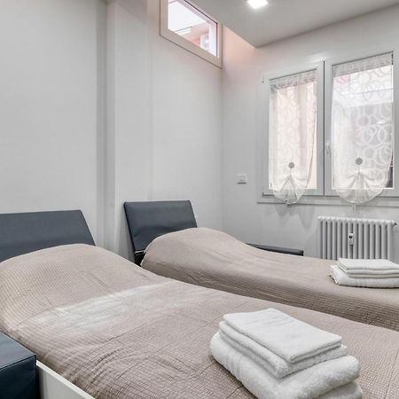 Guest House Ugo Lenzi Μπολόνια Εξωτερικό φωτογραφία